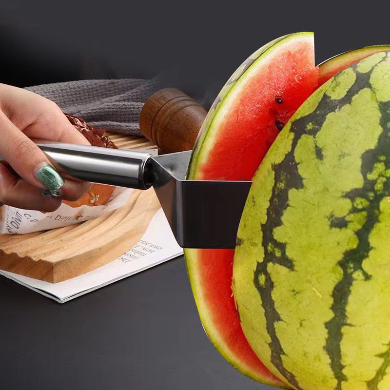 Multi-Functional Melon Cutter for Triangles